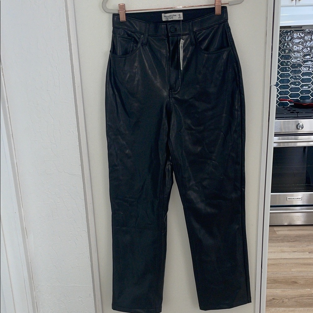 NWT Abercrombie & Fitch Black Vegan Leather Women Pants 27 / 4S
